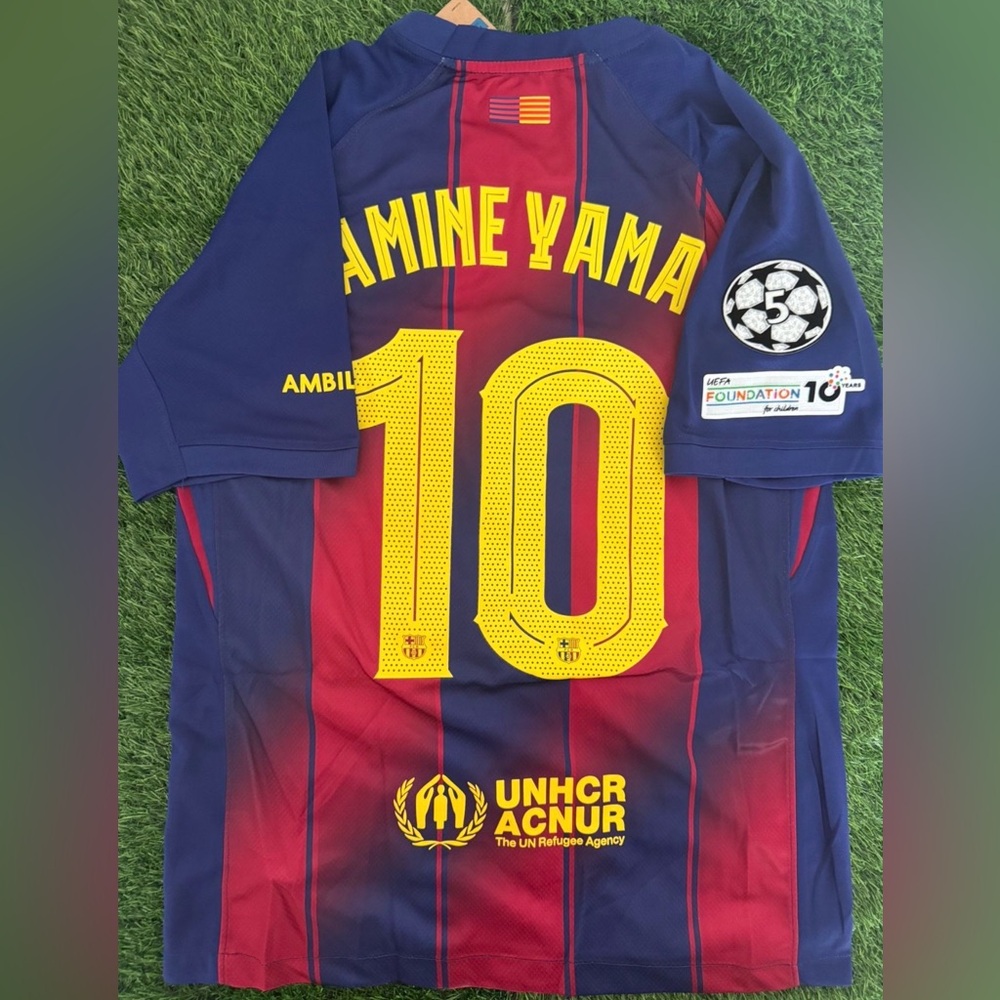 Lamine Yamal Barcelona jersey